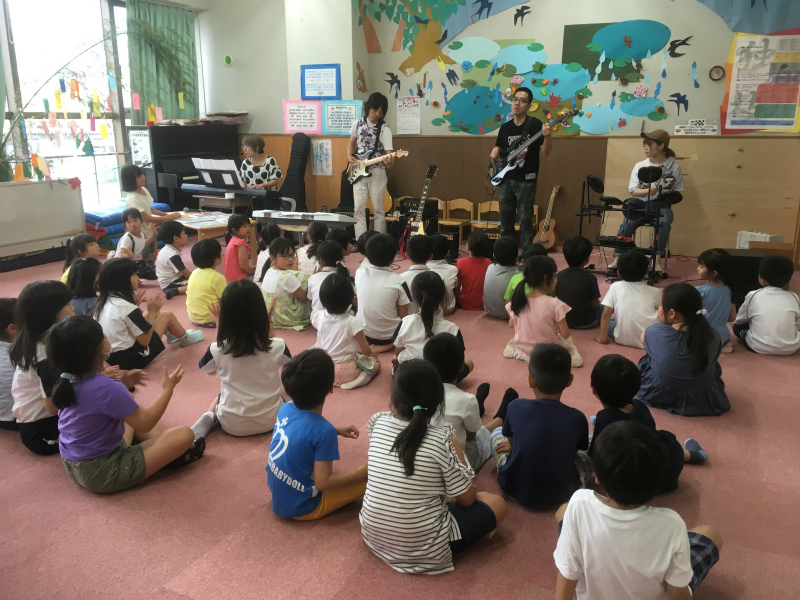 神戸市立六甲道児童館「楽器に触れよう週間」