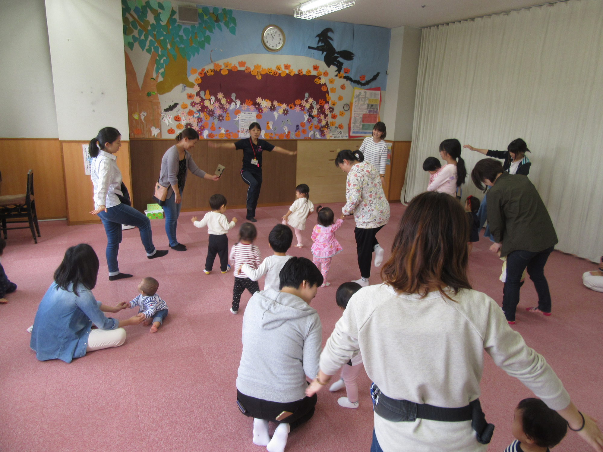 神戸市立六甲道児童館「今月のそよかぜひろば（1歳児さん対象ですが、誰でも参加ＯＫ！）」